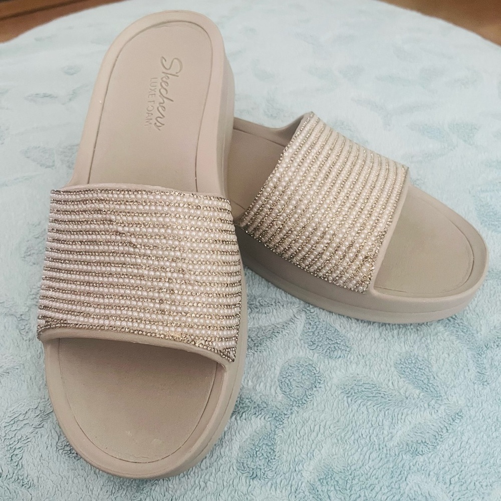 Skechers Foamies Cali Charm - Be Fancy in Taupe